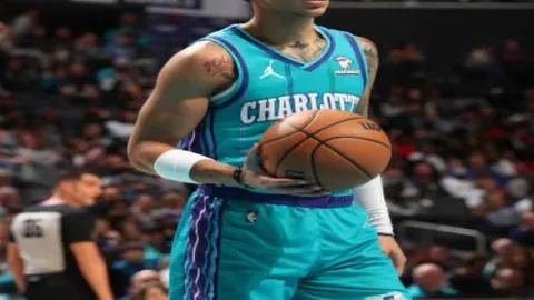 弗格轰下32分助辽宁打断上海16连胜，江苏新疆战败